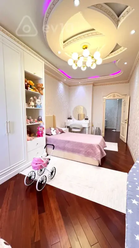 Kirayə verilir 4 otaqlı yeni tikili 172 m²