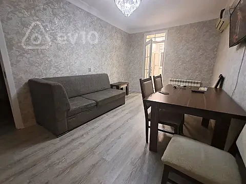 Kirayə verilir 3 otaqlı köhnə tikili 55 m² — Bakı, Nizami 3 otaq 55.00 m²