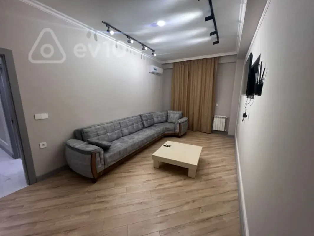 Kirayə verilir 3 otaqlı yeni tikili 85 m²