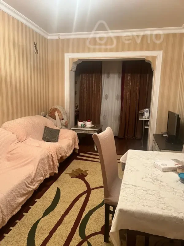 Satılır 3 otaqlı köhnə tikili 80 m²