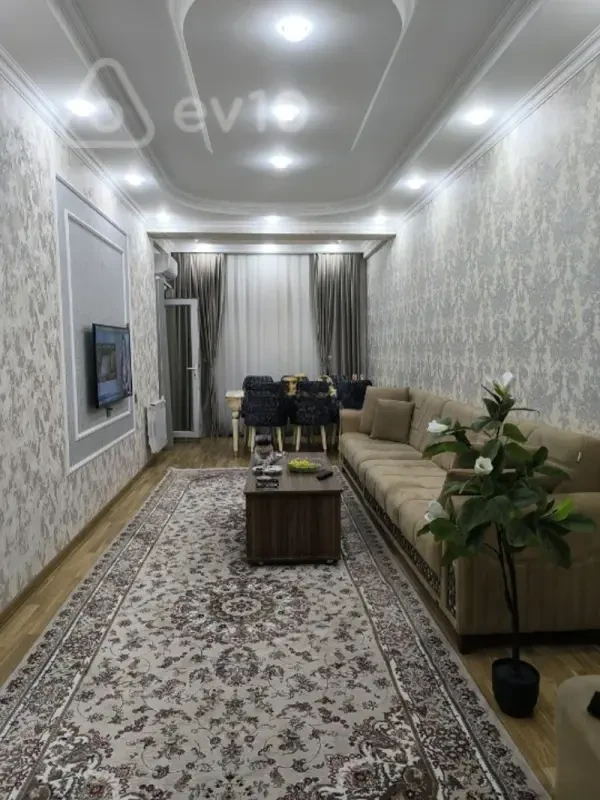Kirayə verilir 2 otaqlı yeni tikili 80 m²