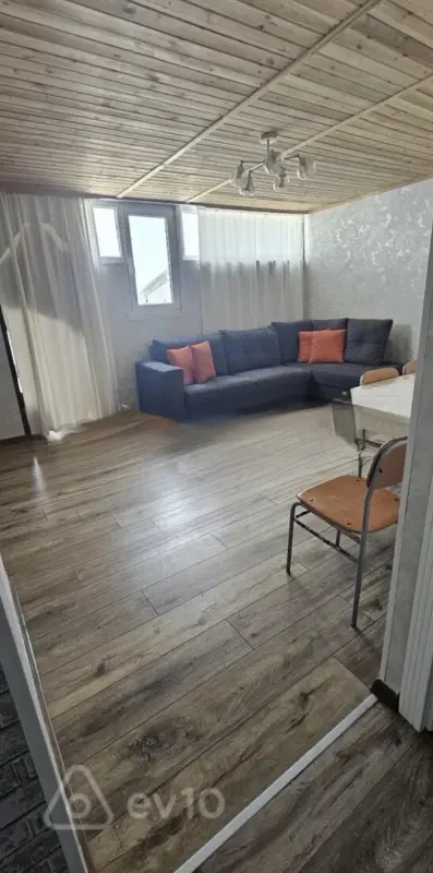 Kirayə verilir 3 otaqlı yeni tikili 75 m²