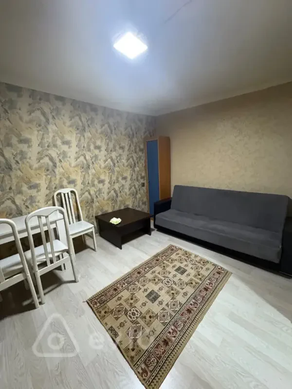 Kirayə verilir 1 otaqlı köhnə tikili 22 m²