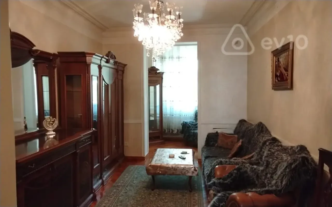 Kirayə verilir 3 otaqlı köhnə tikili 90 m²