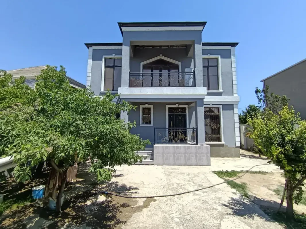 Satılır 6 otaqlı həyət evi 220 m²