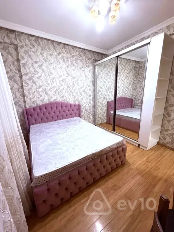 Kirayə verilir 2 otaqlı yeni tikili 70 m²