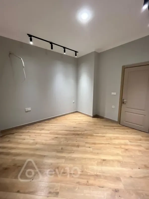 Satılır 2 otaqlı yeni tikili 61 m²