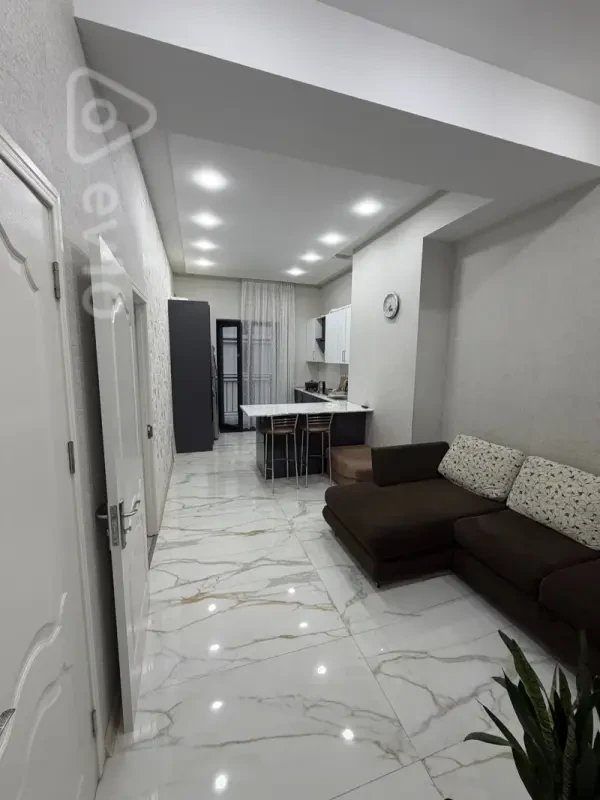 Kirayə verilir 2 otaqlı yeni tikili 55 m²