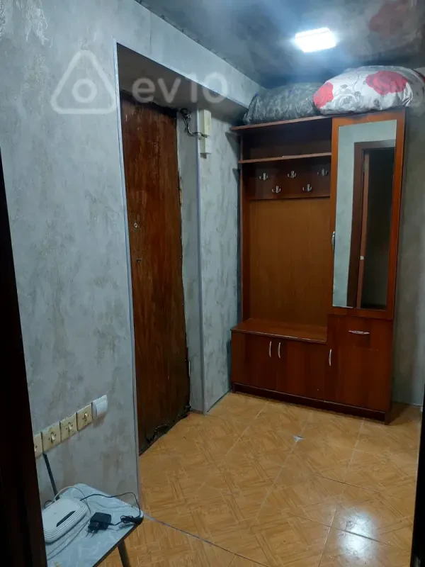 Kirayə verilir 2 otaqlı köhnə tikili 54 m²