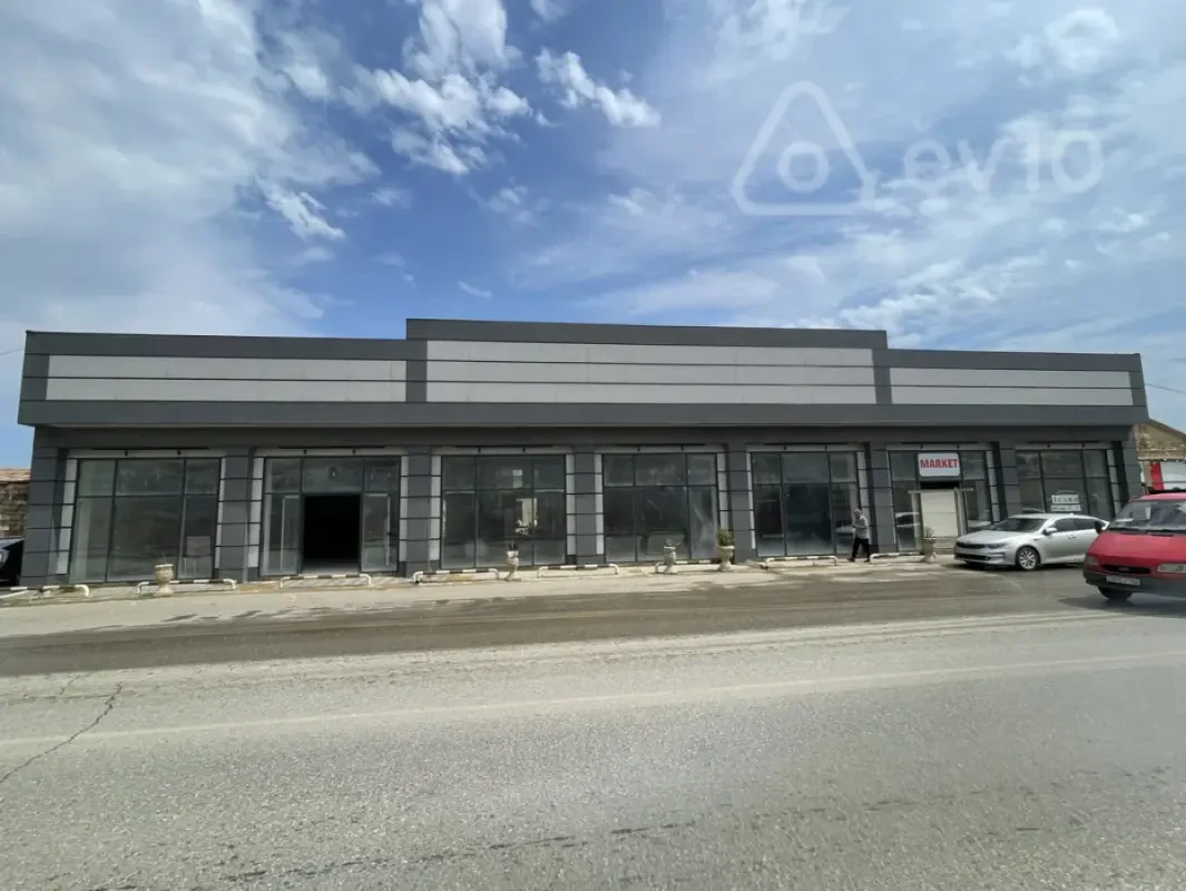 Kirayə verilir mənzil 652 m²