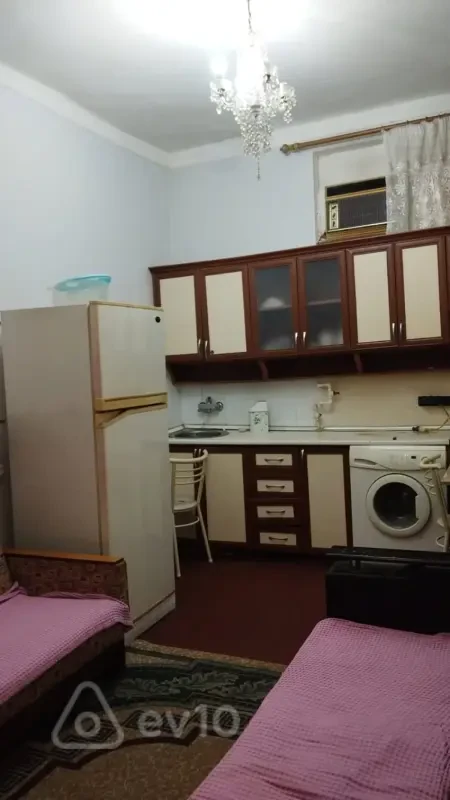 Satılır 1 otaqlı köhnə tikili 25 m²