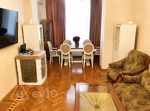 Satılır 3 otaqlı köhnə tikili 120 m² — Bakı, Nərimanov 3 otaq 120.00 m²