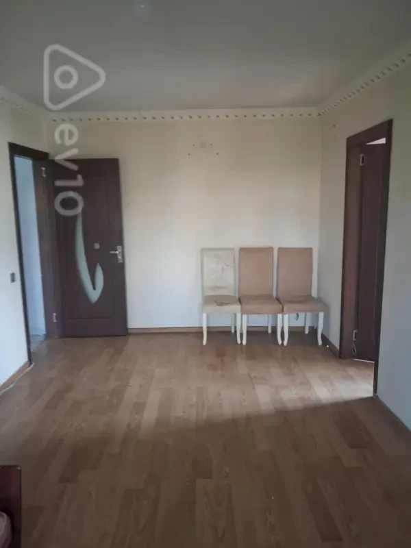 Kirayə verilir 2 otaqlı köhnə tikili 52 m²