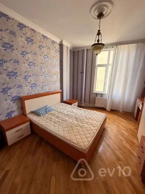 Kirayə verilir 3 otaqlı yeni tikili 90 m²