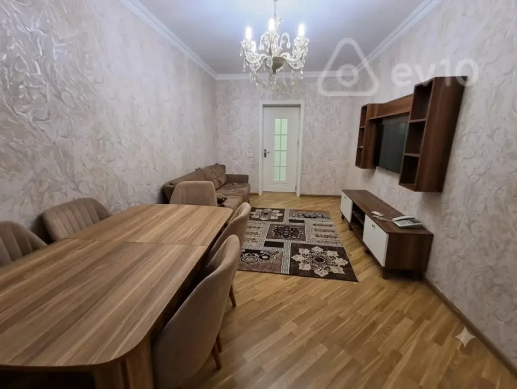 Kirayə verilir 3 otaqlı köhnə tikili 70 m²