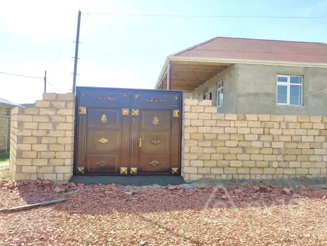 Satılır 3 otaqlı həyət evi 100 m²