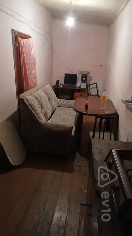 Kirayə verilir 3 otaqlı köhnə tikili 50 m²