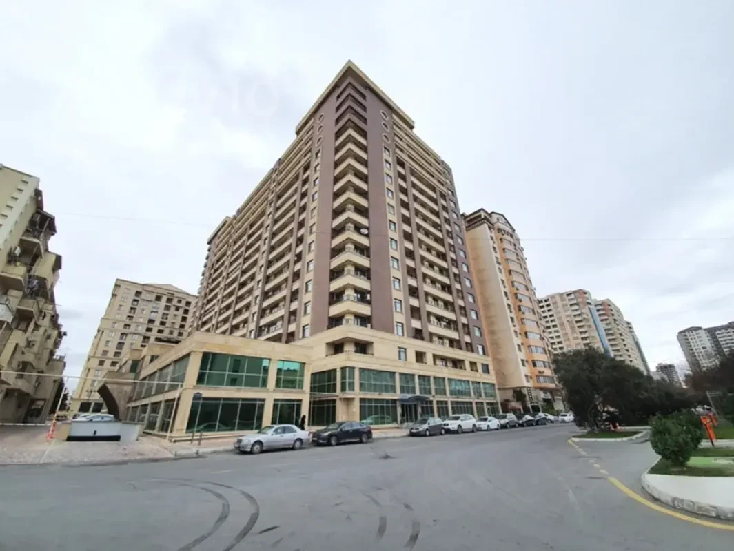 Kirayə verilir 3 otaqlı yeni tikili 160 m²