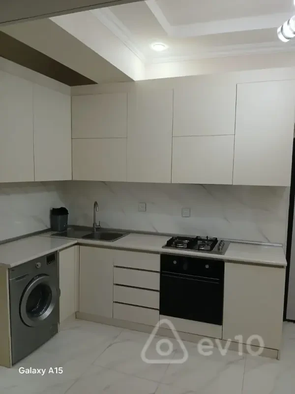 Kirayə verilir 2 otaqlı yeni tikili 75 m²