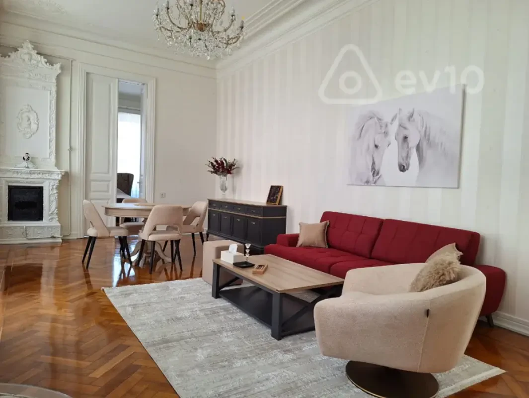 Kirayə verilir 2 otaqlı köhnə tikili 75 m²