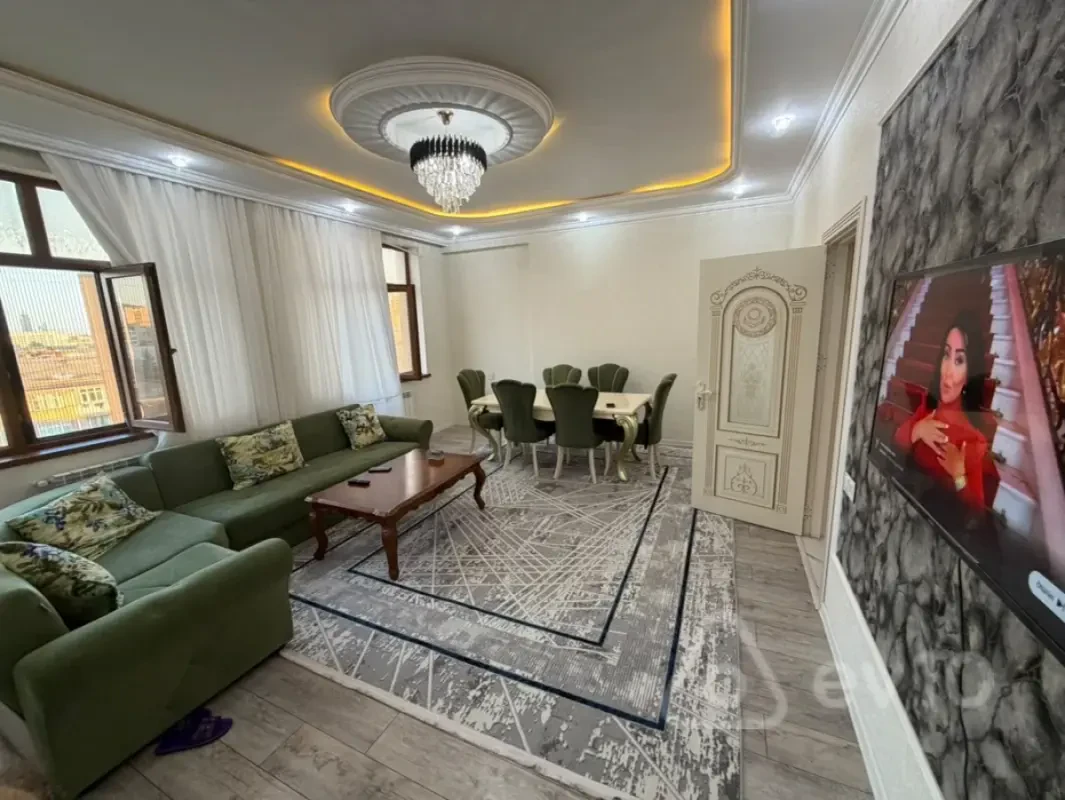 Kirayə verilir 2 otaqlı yeni tikili 95 m²