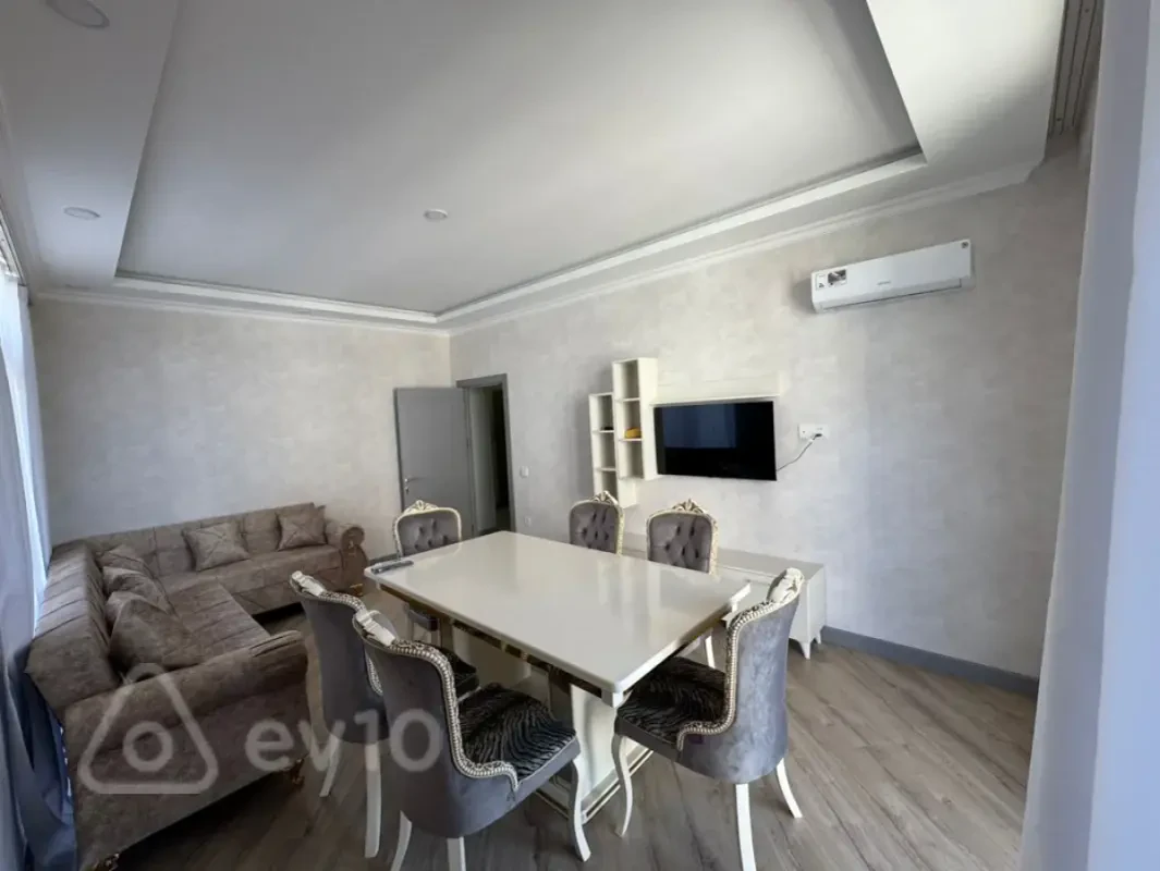 Kirayə verilir 3 otaqlı yeni tikili 100 m²