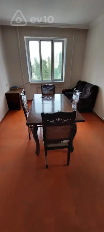 Kirayə verilir 2 otaqlı köhnə tikili 70 m²