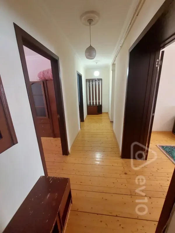 Kirayə verilir 3 otaqlı köhnə tikili 80 m²