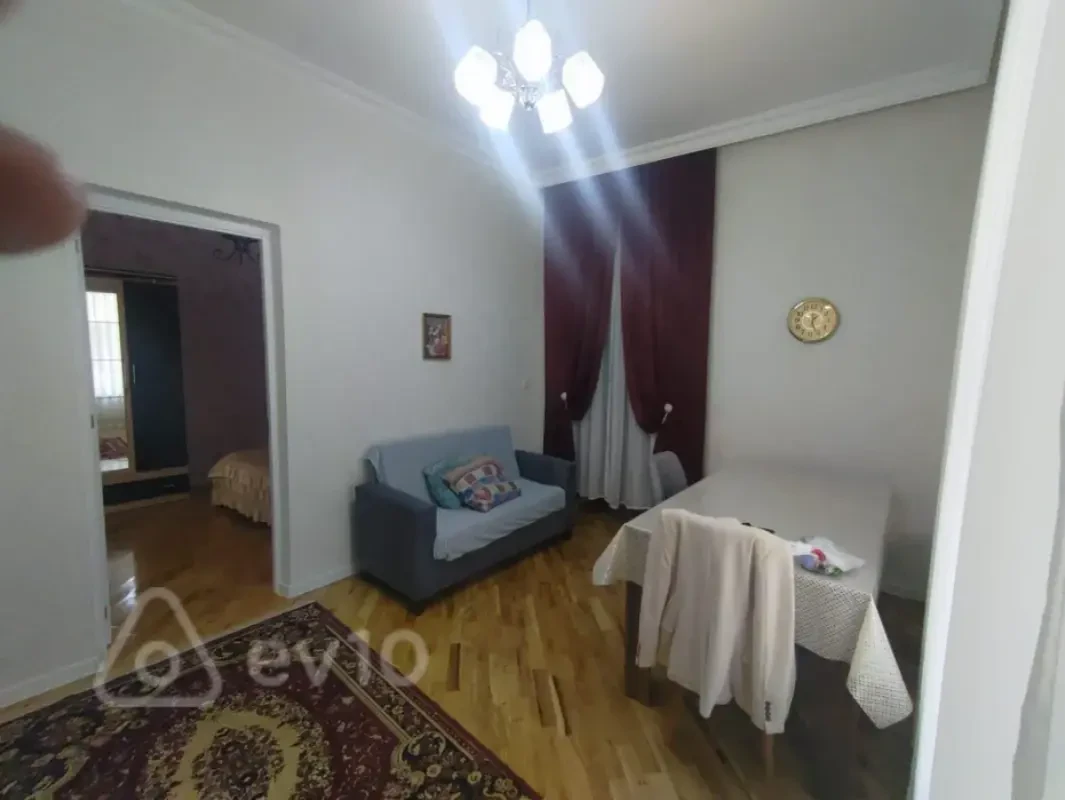 Kirayə verilir 2 otaqlı köhnə tikili 40 m²