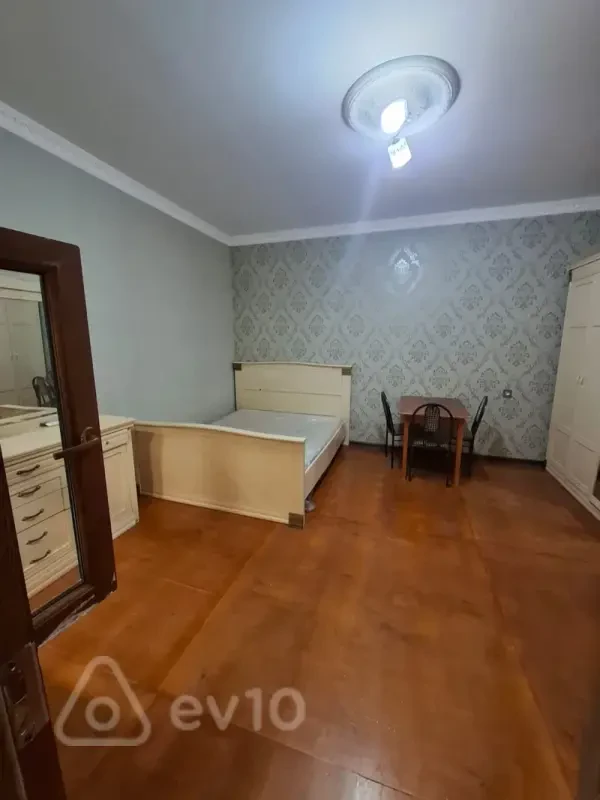 Kirayə verilir 1 otaqlı köhnə tikili 40 m²
