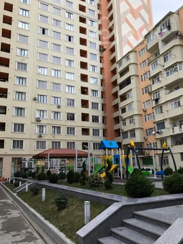 Kirayə verilir 2 otaqlı yeni tikili 72 m²