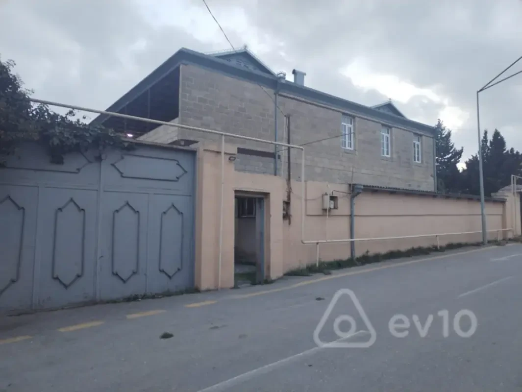 Satılır 11 otaqlı həyət evi 354 m²