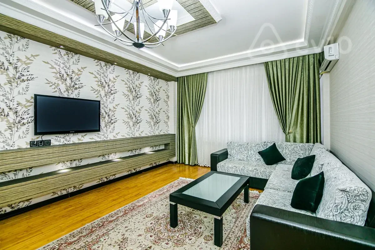 Kirayə verilir 3 otaqlı yeni tikili 135 m²