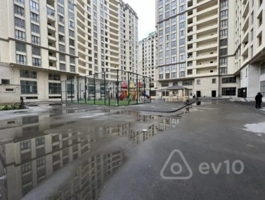 Kirayə verilir 2 otaqlı yeni tikili 90 m²