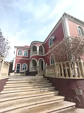 Satılır 10 otaqlı həyət evi 650 m² — Bakı, Binəqədi 10 otaq 650.00 m²