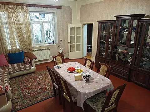 Kirayə verilir 5 otaqlı həyət evi 250 m² — Bakı, Nizami 5 otaq 250.00 m²