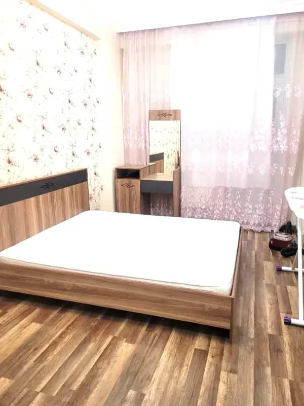 Kirayə verilir 2 otaqlı yeni tikili 75 m²