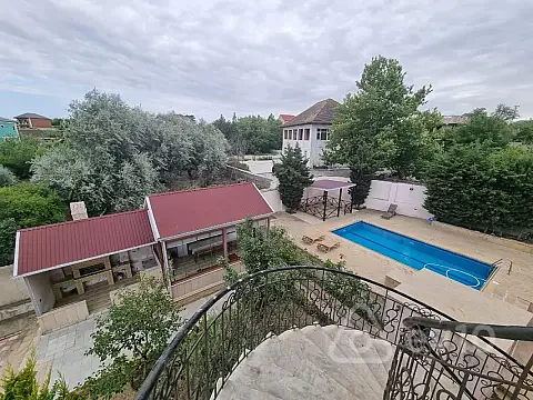 Kirayə verilir 8 otaqlı həyət evi 250 m² — Bakı, Abşeron 8 otaq 250.00 m²