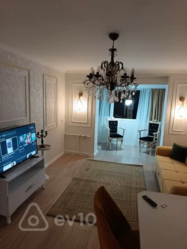 Kirayə verilir 3 otaqlı köhnə tikili 80 m²