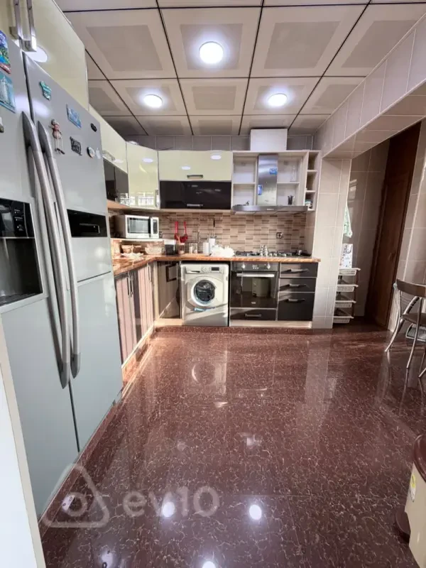 Kirayə verilir 1 otaqlı köhnə tikili 120 m²