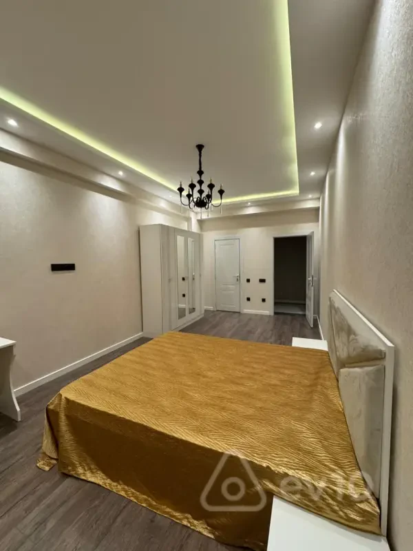 Kirayə verilir 3 otaqlı yeni tikili 160 m²