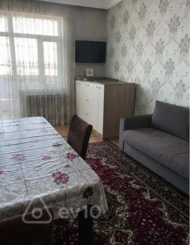 Satılır 2 otaqlı köhnə tikili 42 m²