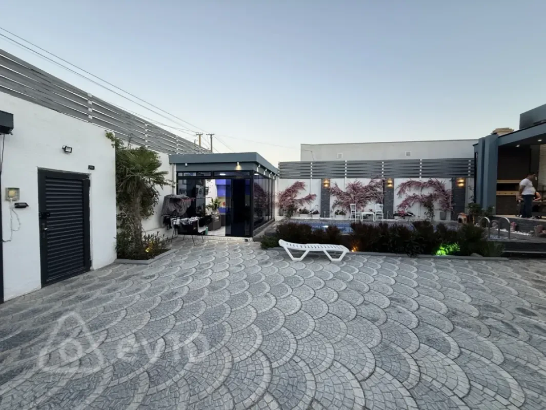 Satılır 4 otaqlı həyət evi 5 m²