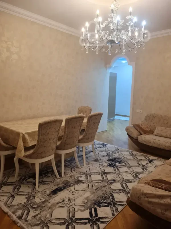 Kirayə verilir 2 otaqlı yeni tikili 70 m²