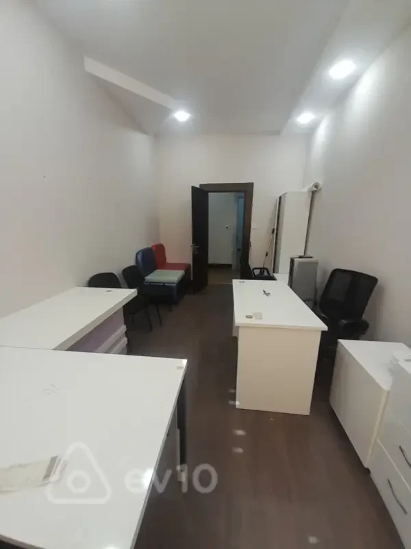 Kirayə verilir 1 otaqlı ofis 25 m²