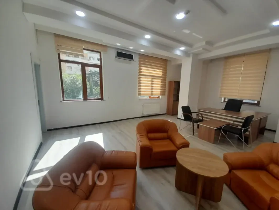 Kirayə verilir 2 otaqlı ofis 70 m²