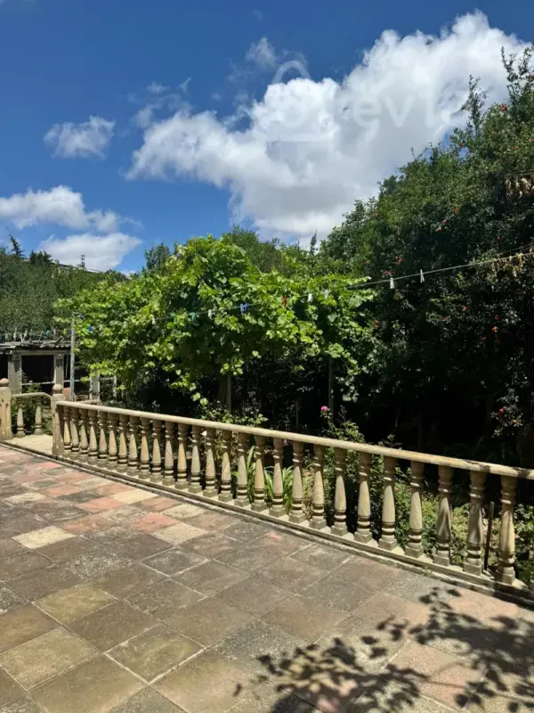 Satılır 5 otaqlı köhnə tikili 220 m²