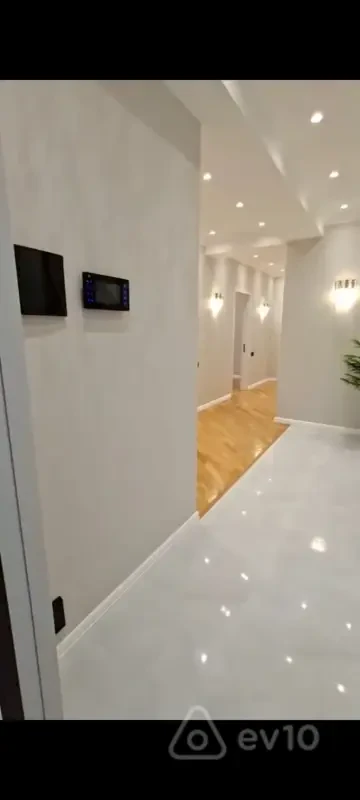 Satılır 3 otaqlı yeni tikili 114 m²