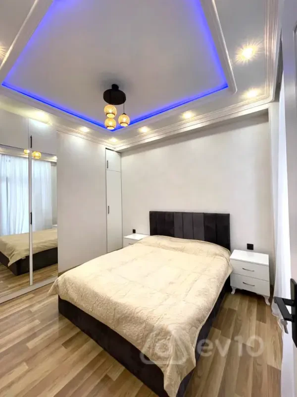 Kirayə verilir 2 otaqlı yeni tikili 65 m²