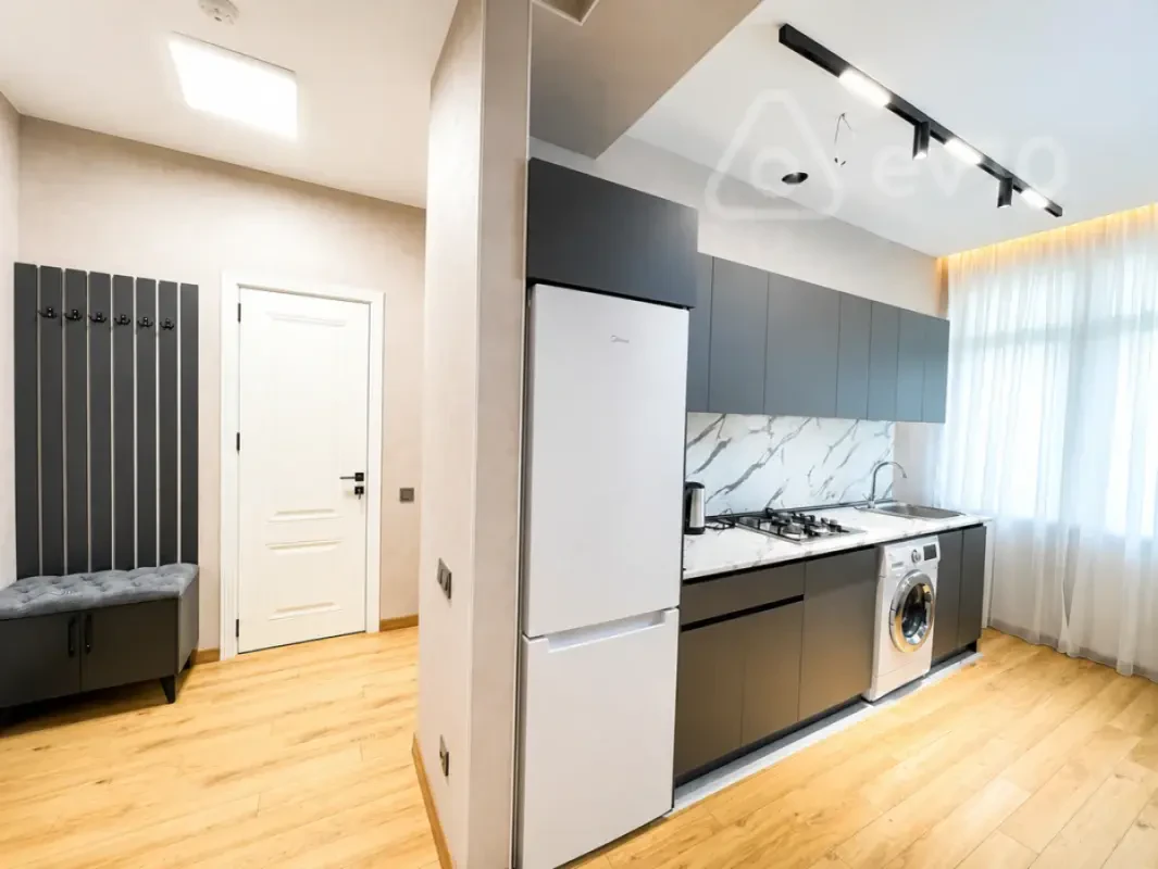 Kirayə verilir 2 otaqlı yeni tikili 55 m²